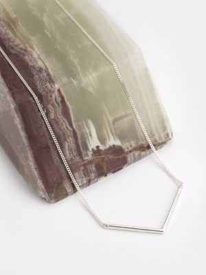 Collar punta