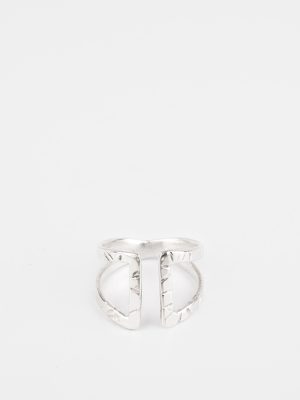 Barcelona crossed ring