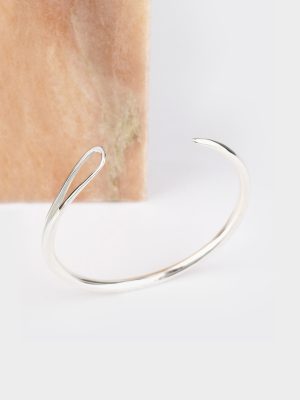 Needle bracelet