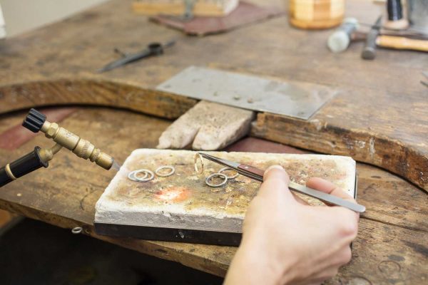 Anillos de plata hechos a mano en Barcelona