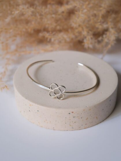 martelie-pulseras-pulsera-flor-de-barcelona-rigida-plata-6