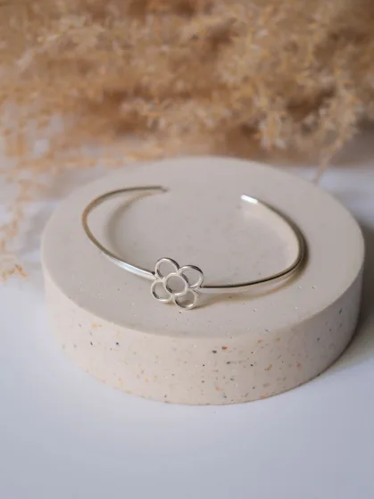 martelie-pulseras-pulsera-flor-de-barcelona-rigida-plata-6