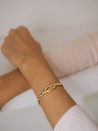 martelie-pulseras-pulsera-nudo-oro-7