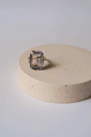 Anillo de oro de 9k con aguamarina rectangular