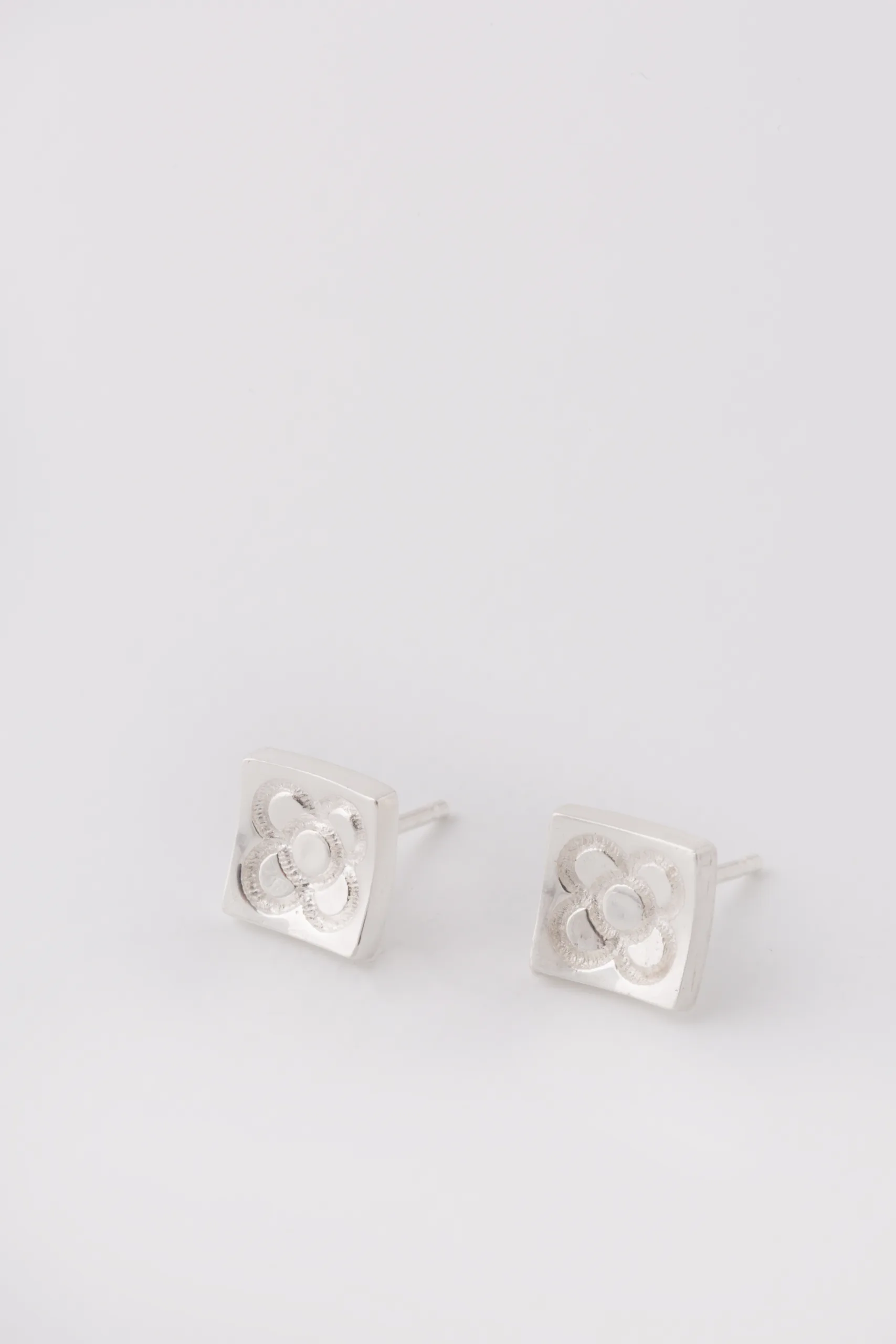 Barcelona flower earrings